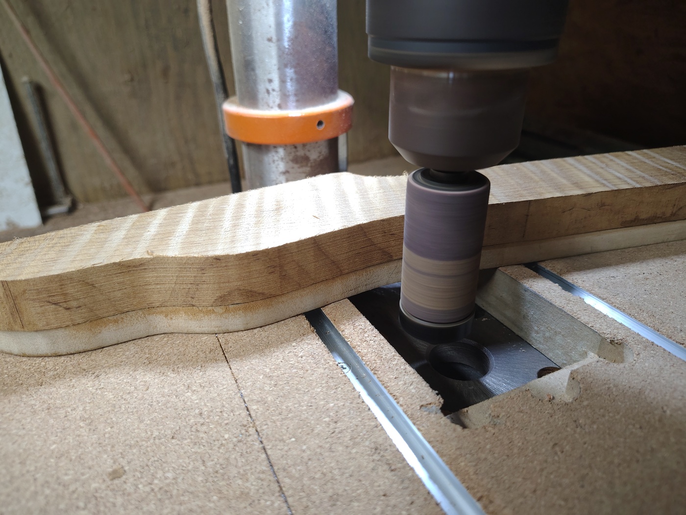 Robo-Sanding
                the almost final neck shape