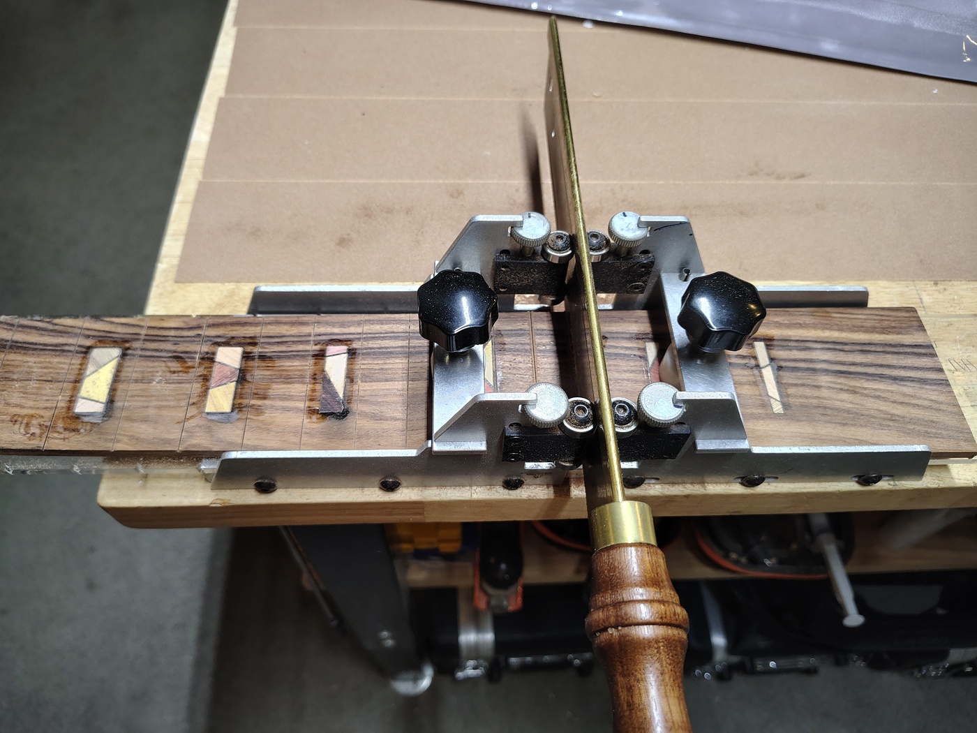 Using a
                fret slotting jig